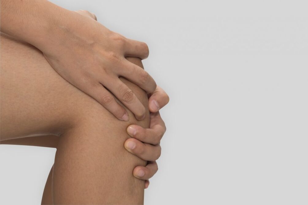 Artrosi dell'articolazione del ginocchio, accompagnata da movimento limitato e dolore al ginocchio