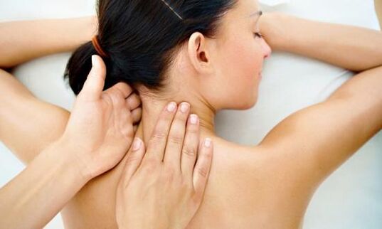 Massaggio della colonna cervicale per osteocondosi